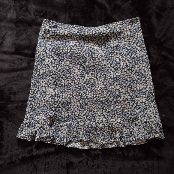 Abercrombie & Fitch Dresses & Skirts - Abercrombie & Fitch skirt, size small, NWOT
